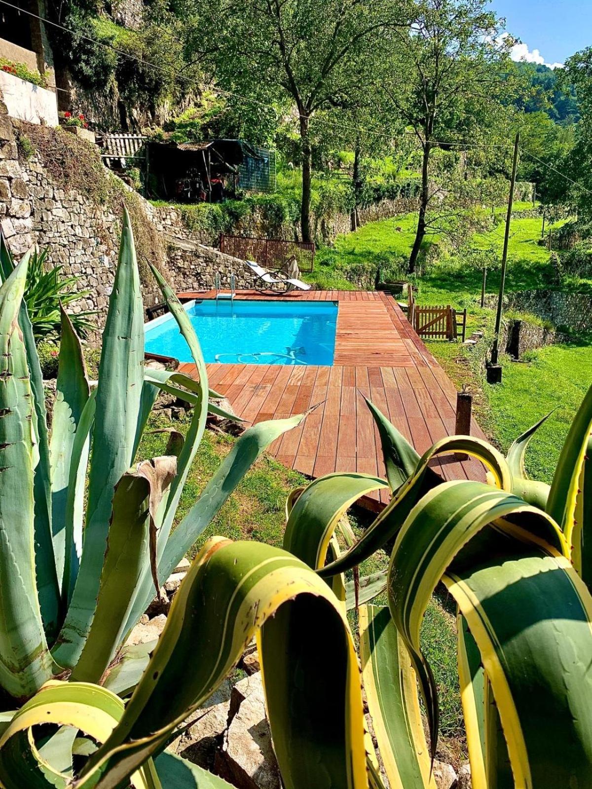 La Casa Sulla Collina Del Castello Villa Breno Buitenkant foto