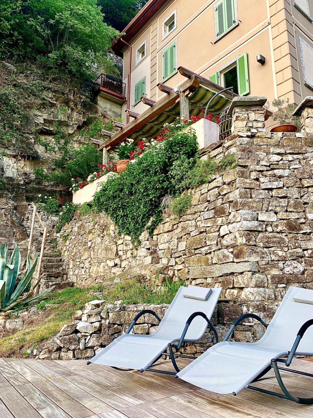 La Casa Sulla Collina Del Castello Villa Breno Buitenkant foto